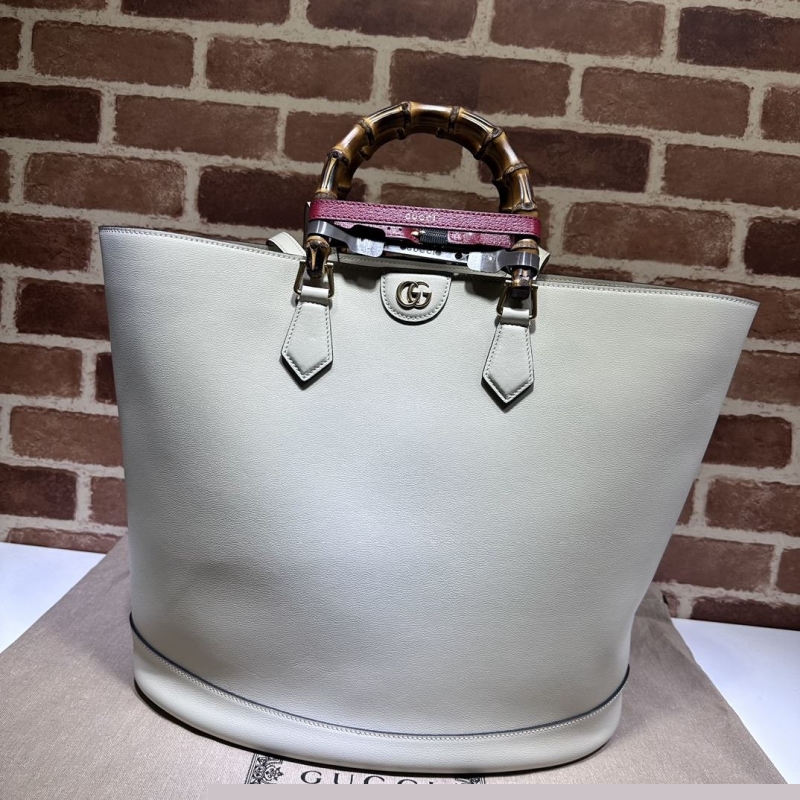 G*u*i bucket bags